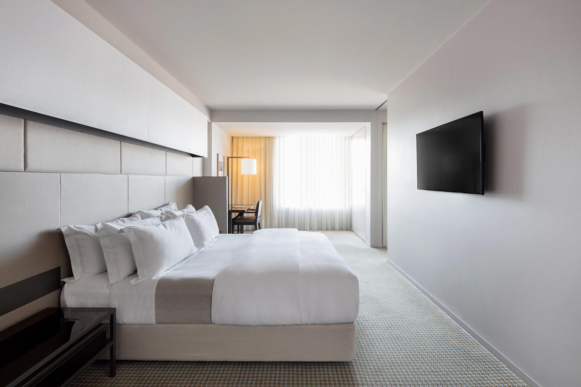 Hotel Realm Canberra Kültér fotó A room at the hotel