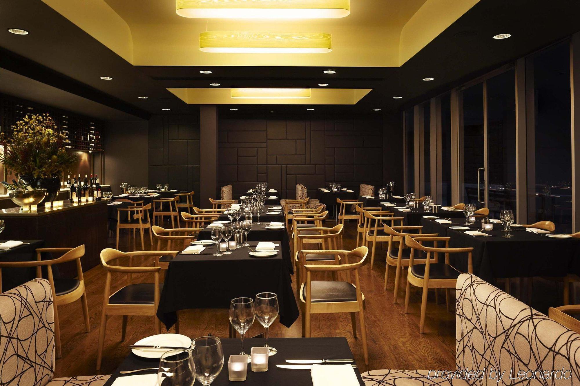 Hotel Realm Canberra Kültér fotó Restaurant