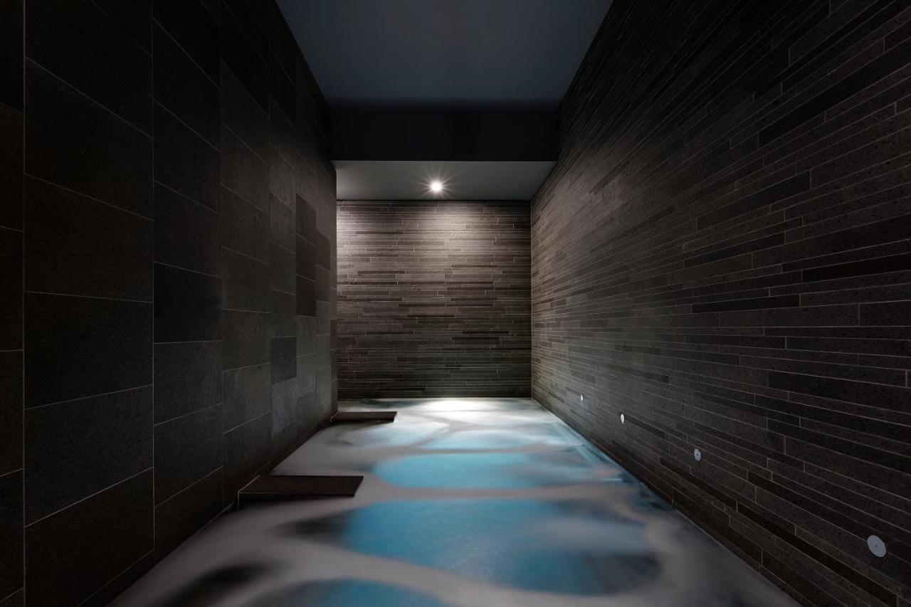 Hotel Realm Canberra Kültér fotó A modern onsen in Tokyo
